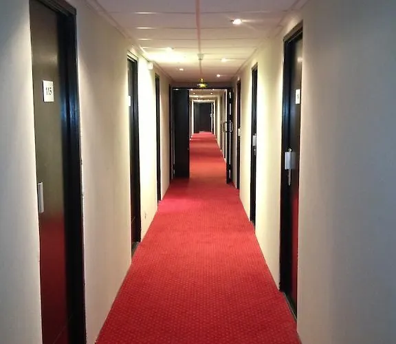 Hotel Les 4 Vallees 2*