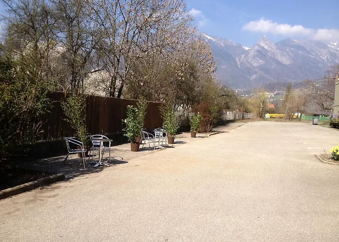 Hotel Les 4 Vallees 2*