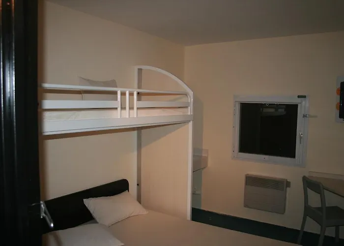 Hotel Les 4 Vallees 2*