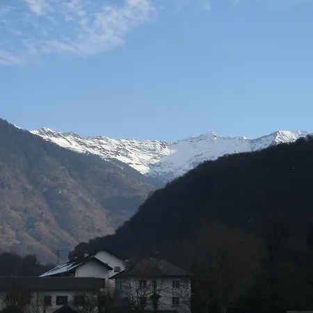 Отель Les 4 Vallees Альбервиль