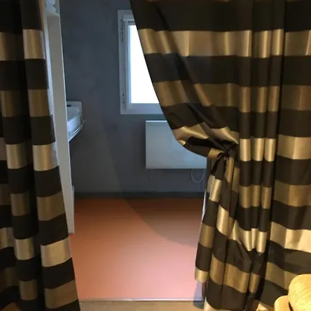 Отель Les 4 Vallees 2*